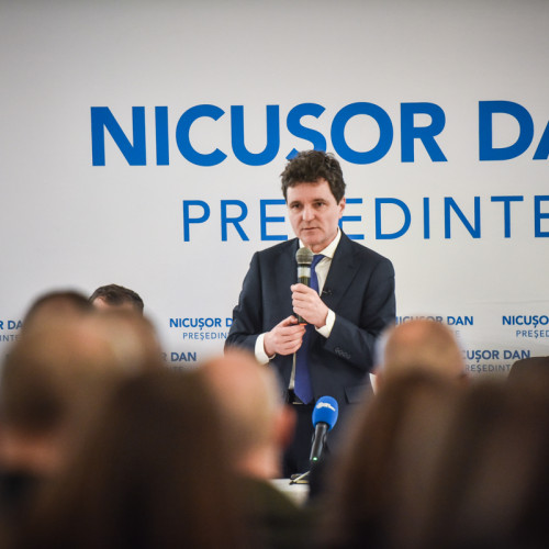 Nicușor Dan, la Sibiu: „Urmează o campanie atipică. Nu mai contează opțiunile de partid. Vocea voluntarilor va fi mai importantă decât vocea politicienilor”