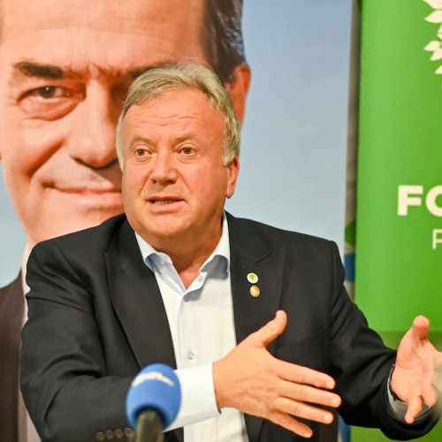 Constantin Sovaiala a dat în judecată Parlamentul României