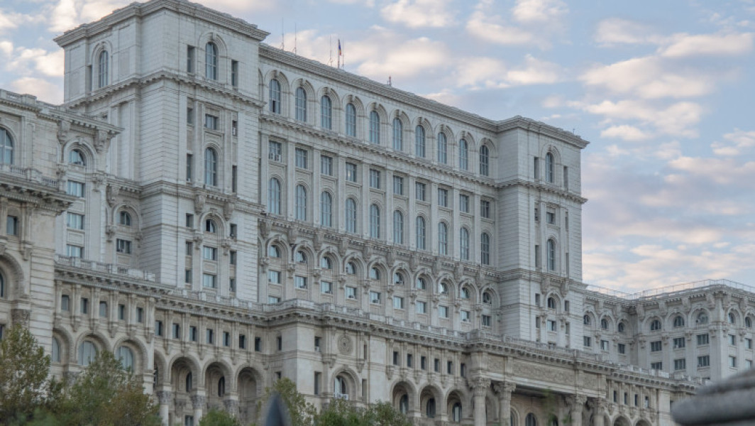 Senatul și Camera Deputaților se reunesc pentru angajarea răspunderii guvernului pe cinci proiecte din pachetul doi