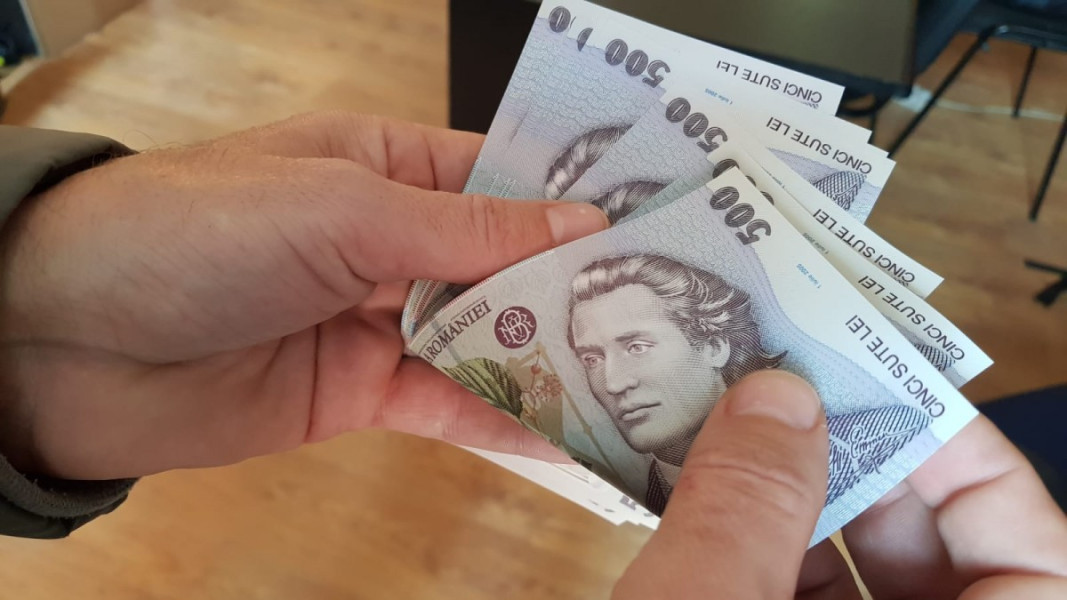 Salariul mediu net în Sibiu scade ușor în iunie 2025, dar rămâne peste regiunea Centru